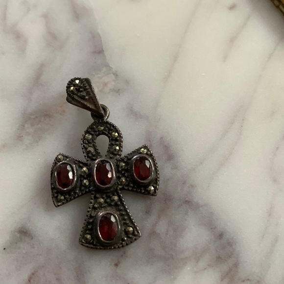 Vintage Sterling Silver  Filigree Cross Pendant with Garnet Stone - Picture 8 of 16